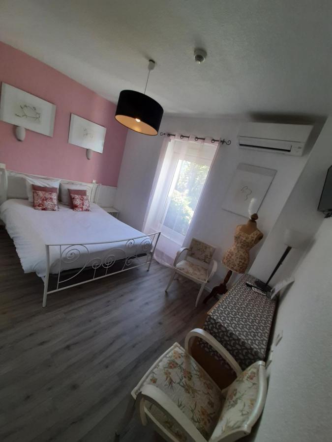 Hotel La Tour Des Fees Quissac  المظهر الخارجي الصورة