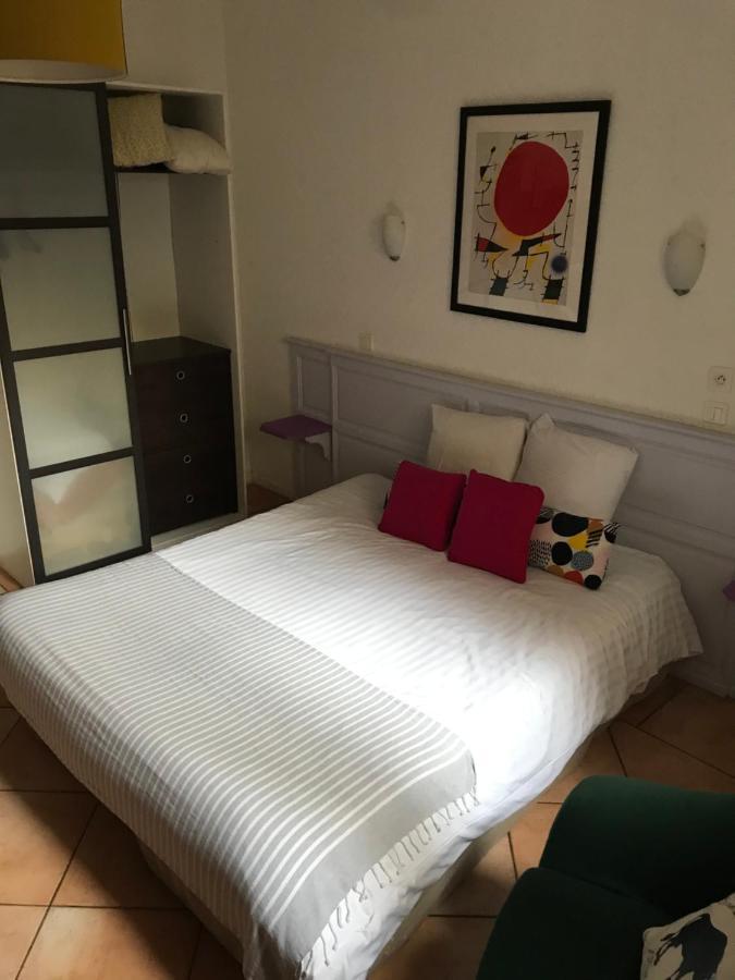 Hotel La Tour Des Fees Quissac  المظهر الخارجي الصورة